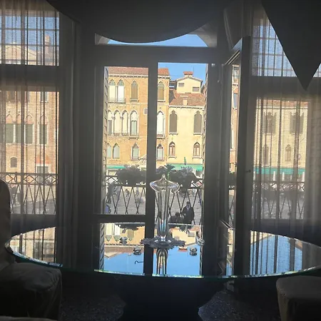 Luxury San Firmino Canal View Bed & Breakfast Venezia