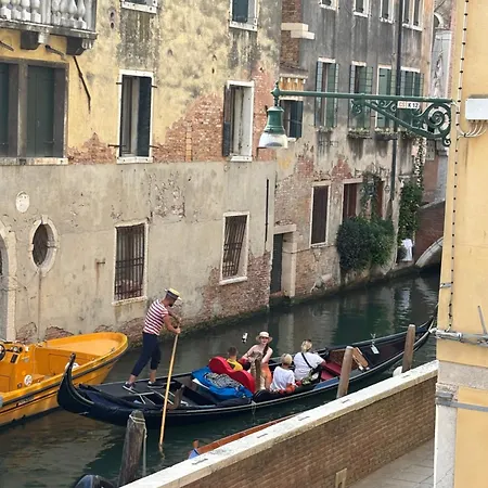 Luxury San Firmino Canal View Bed & Breakfast Venezia