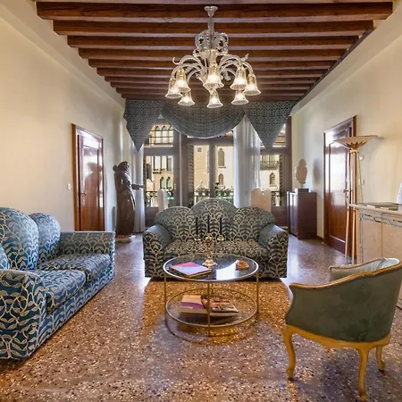 Luxury San Firmino Canal View 4* Venedig