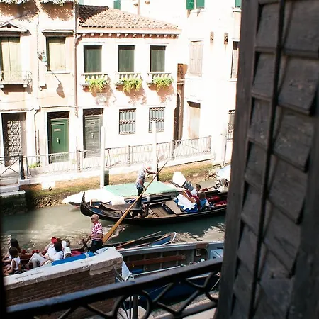 Bed & Breakfast San Firmino Canal View Venice