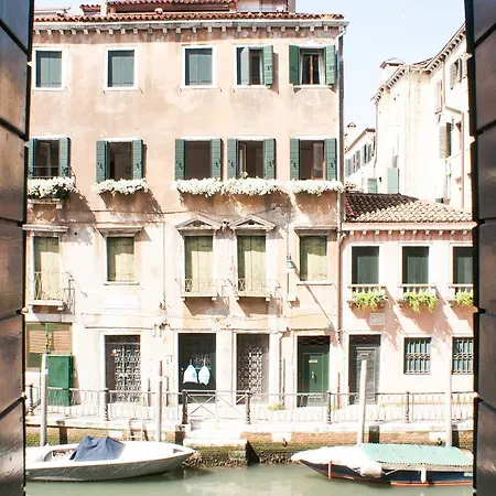 Bed & Breakfast San Firmino Canal View Venice