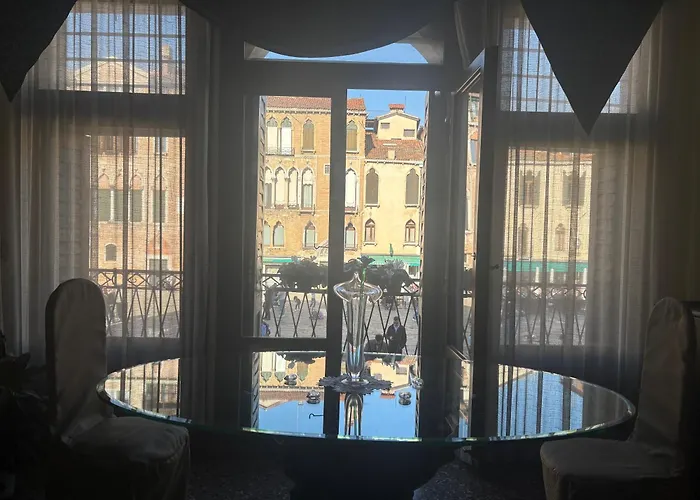 Palazzo San Firmino Canal View Bed & Breakfast Benátky