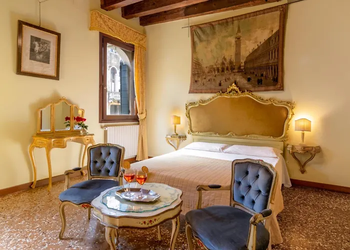 Palazzo San Firmino Canal View Benátky