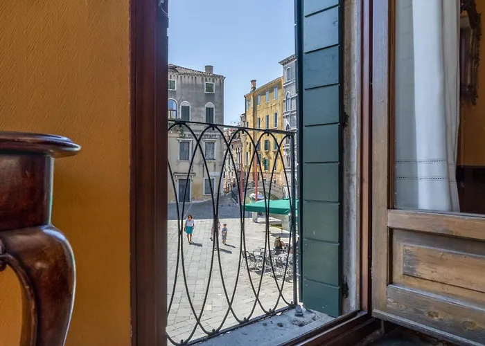 Palazzo San Firmino Canal View Bed & Breakfast