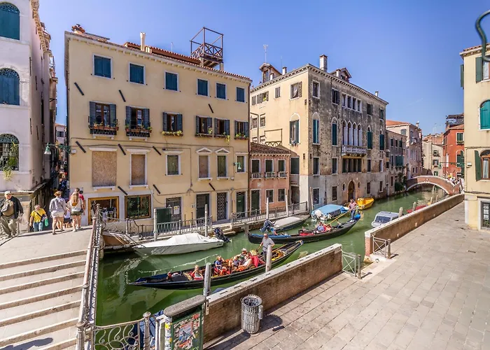 Bed & Breakfast Palazzo San Firmino Canal View