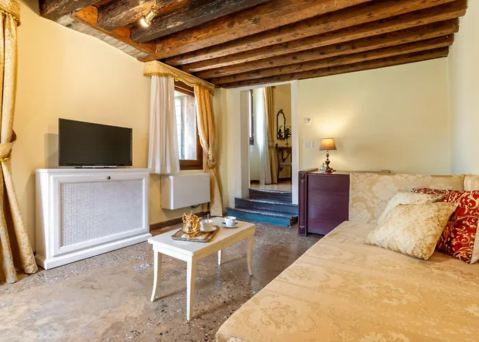 Palazzo San Firmino Canal View Bed & Breakfast Benátky