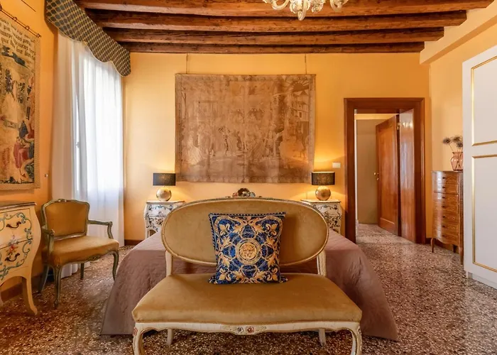 Palazzo San Firmino Canal View