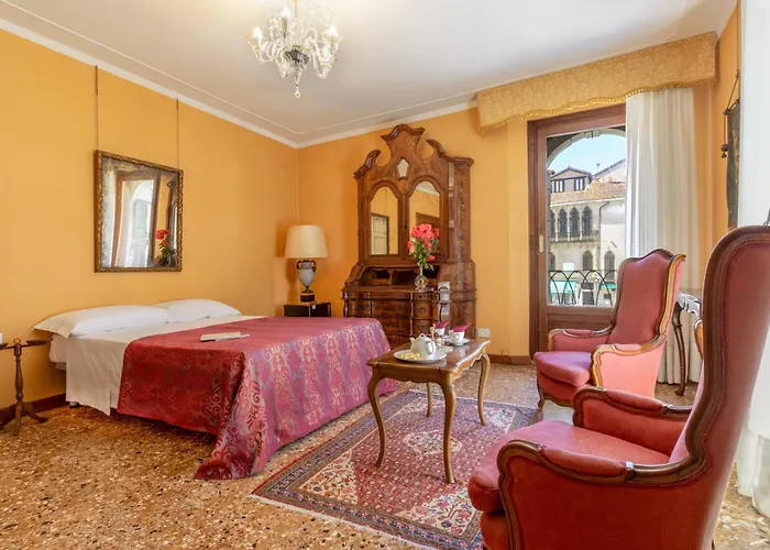 Palazzo San Firmino Canal View Bed & Breakfast