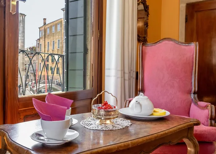 Bed & Breakfast Palazzo San Firmino Canal View Benátky