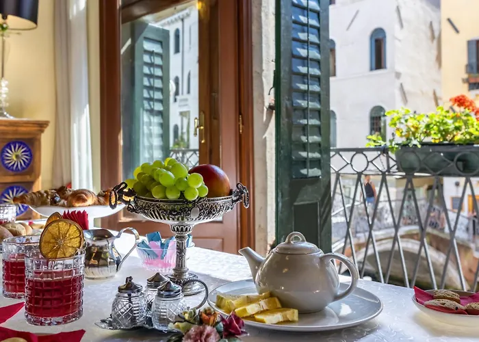 Palazzo San Firmino Canal View