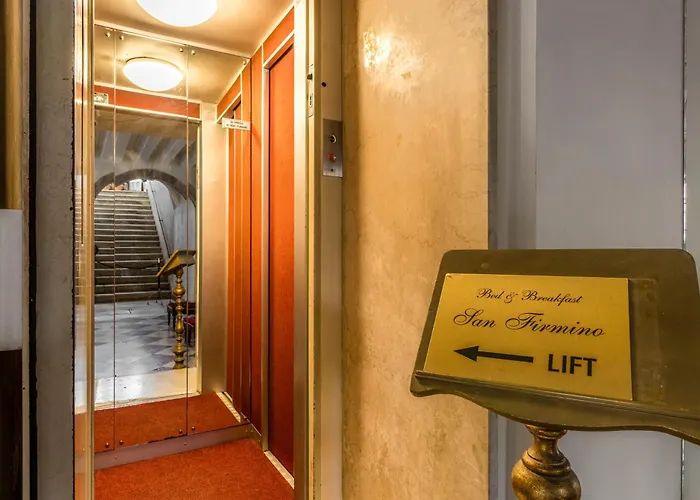 Palazzo San Firmino Canal View Bed & Breakfast Benátky