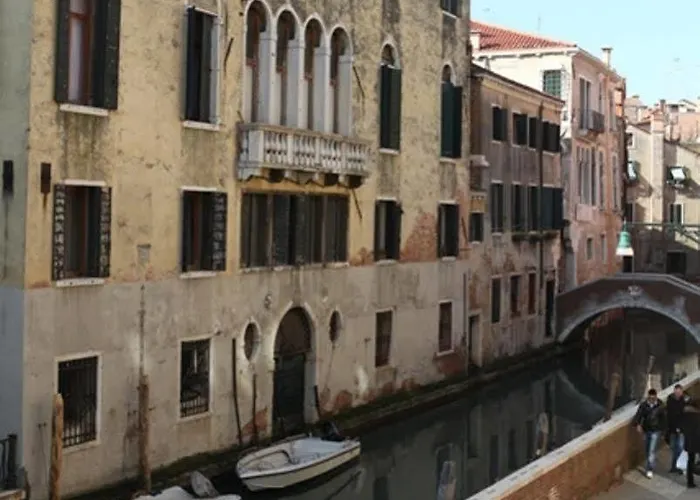Bed & Breakfast Palazzo San Firmino Canal View Benátky