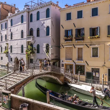 Luxury San Firmino Canal View Bed & Breakfast