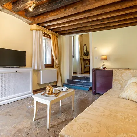 Luxury San Firmino Canal View Bed & Breakfast Venedig