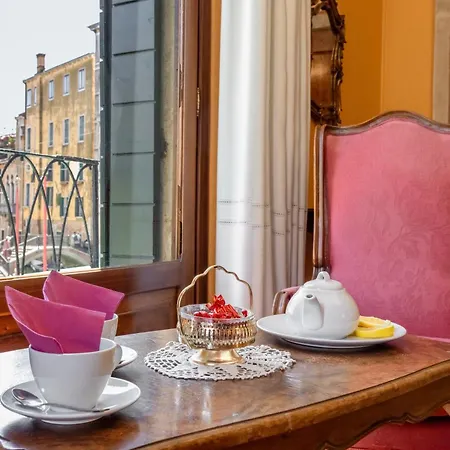 Bed & Breakfast Luxury San Firmino Canal View Venedig